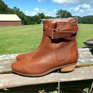🌻NEW Jack Rogers Easton Brown Water Resistant Leather Buckle Leather Boots 9.5